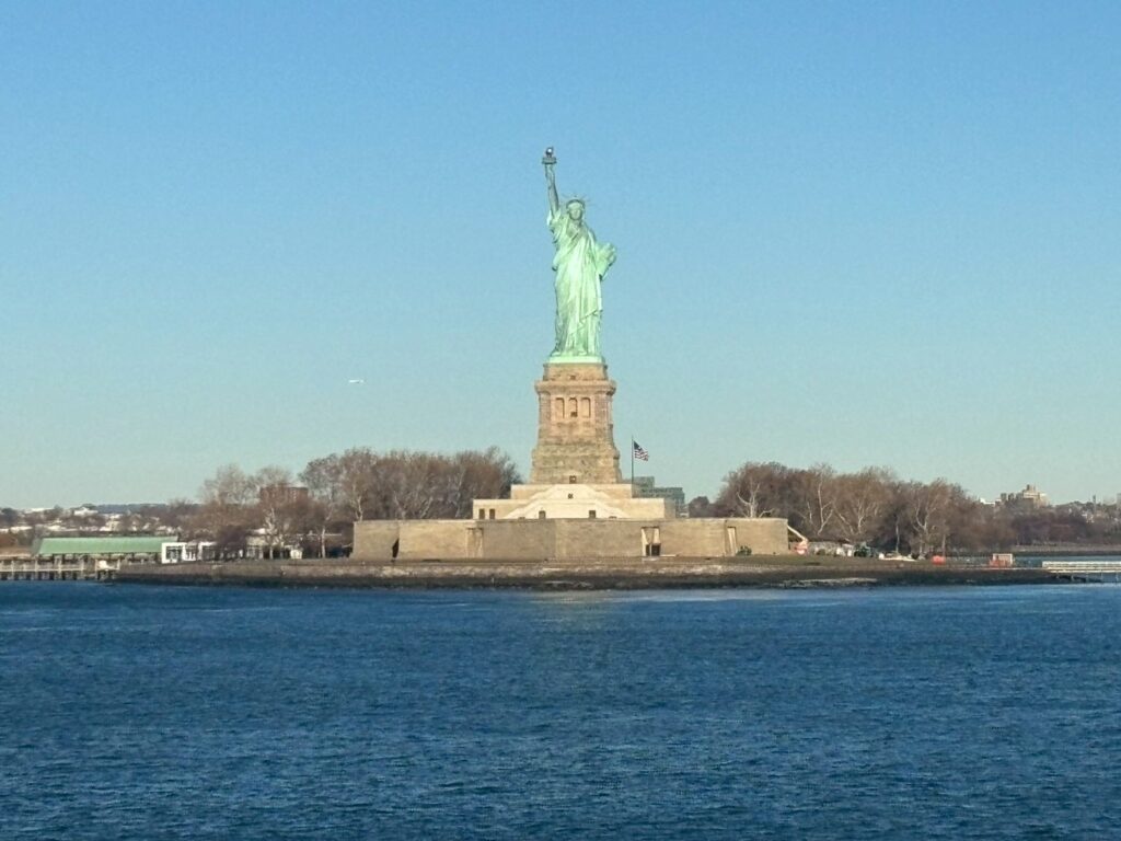 自由の女神